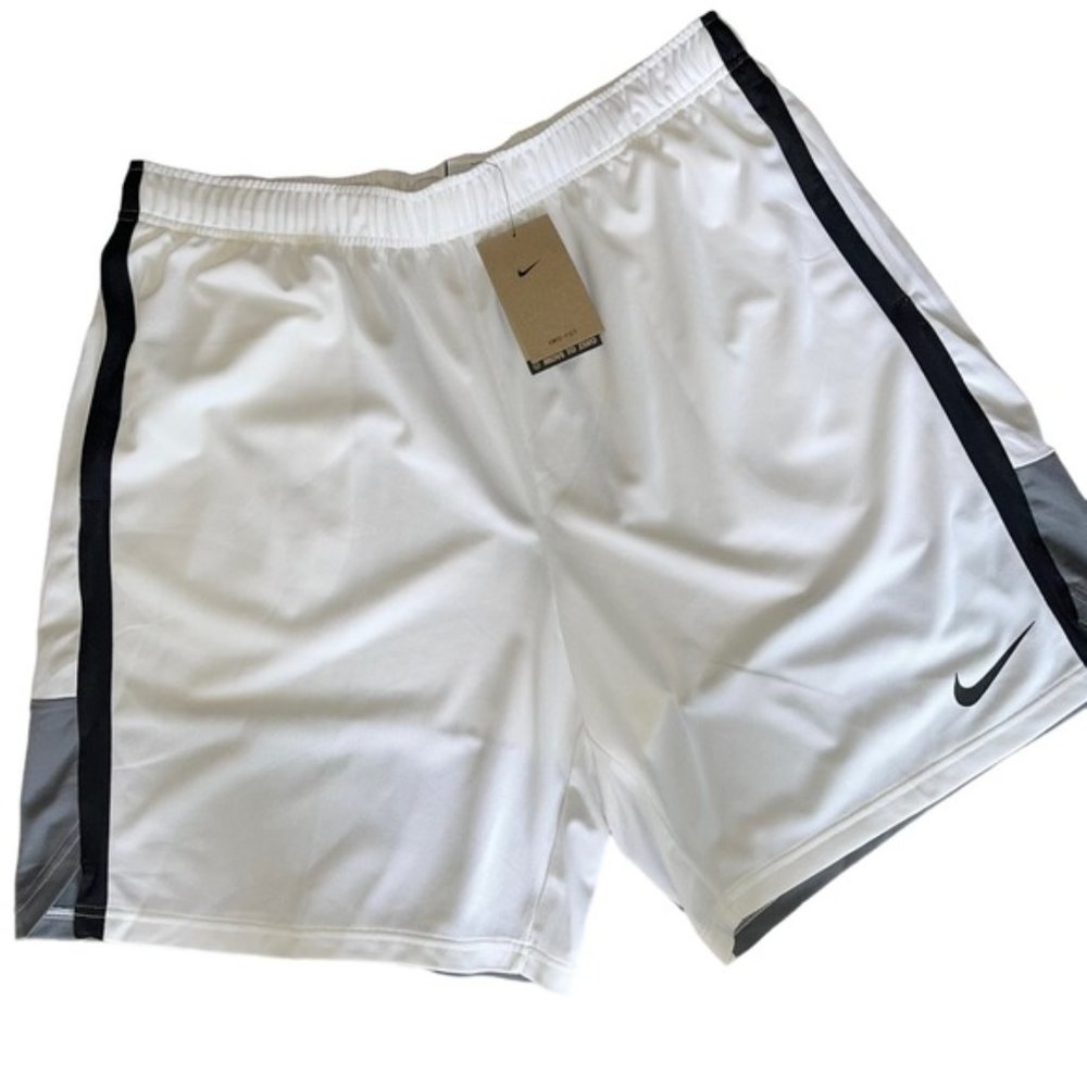 Nike Dri-FIT Men’s size 3XL Training Shorts White Style DM5944-100 NWT